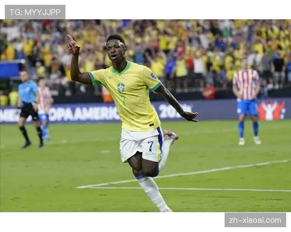 伯纳乌球迷高歌助威，维尼修斯突破引现场惊呼