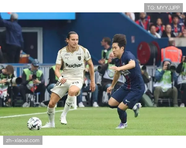 巴黎圣日耳曼主场迎战朗斯，半程冠军归属悬于一线